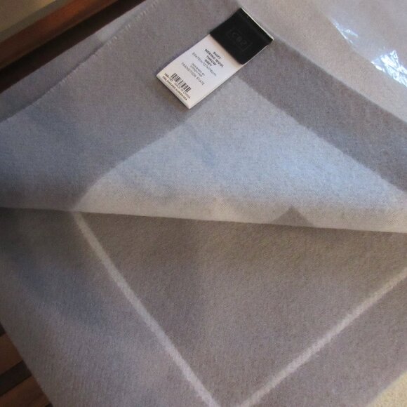 CB2 TRANSITION STATE Shift Warm Grey Merino Wool Reversible Throw Blanket - Picture 1 of 3